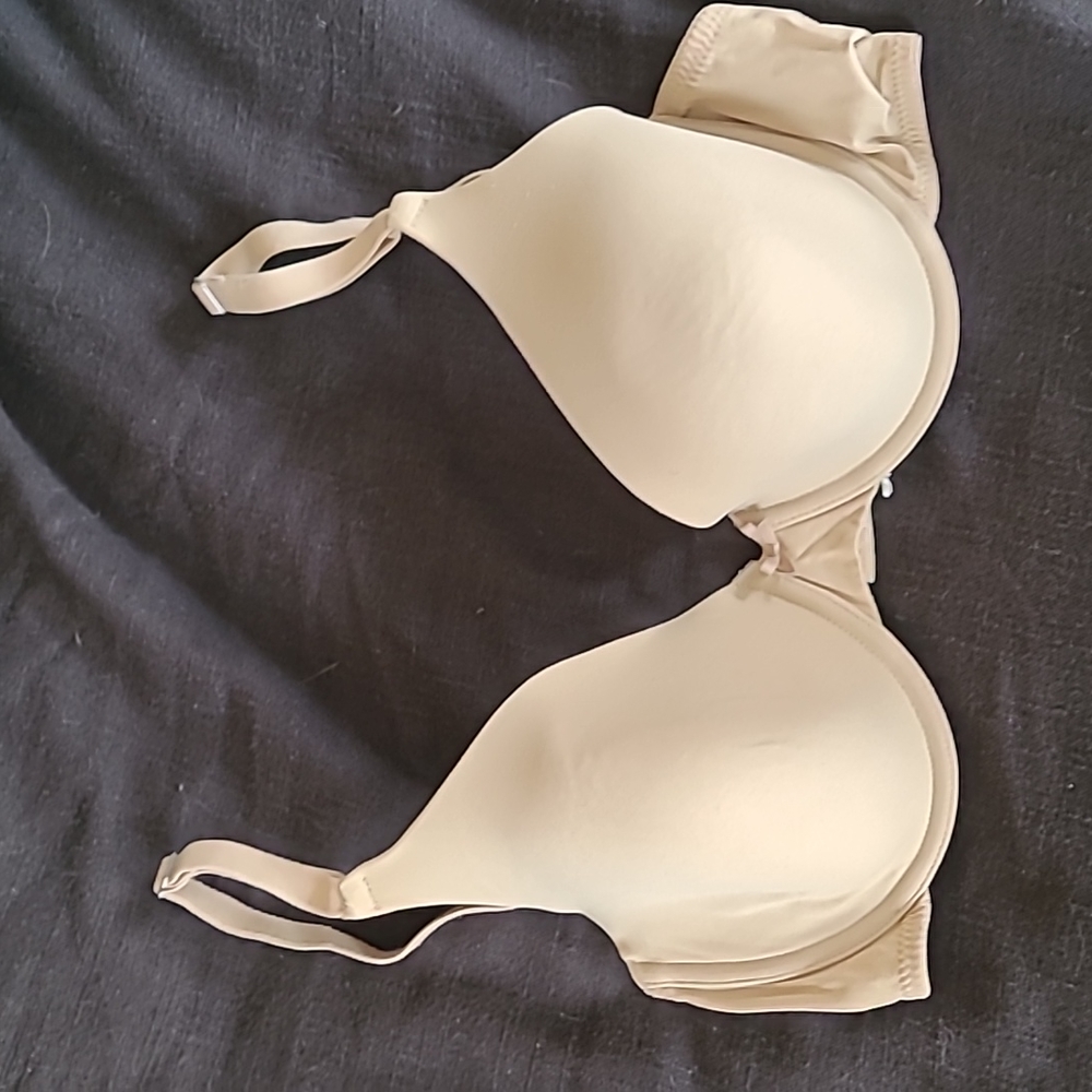 Nude maidenform bra